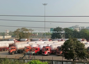 லாரி உரிமையாளர்கள் வேலை நிறுத்த போராட்டம்