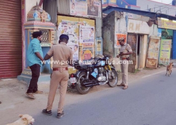 ரோந்து பணியில் ஈடுபட்ட காவலர்கள்