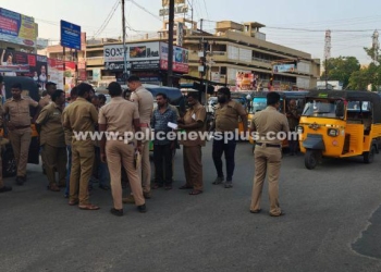 சார்பு ஆய்வாளர் தலைமையில் தீவிர வாகன சோதனை