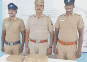 எக்ஸ்பிரஸ் இரயிலில் போலீசார் சோதனை