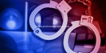 வாகன சோதனையில் அரிவா­ளுடன் சிக்கிய வாலி­பர் கைது