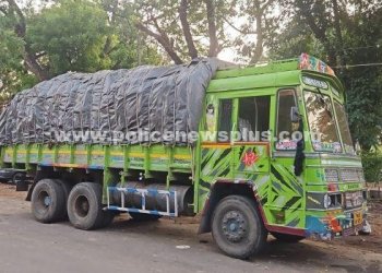 ரேஷன் அரிசி கடத்திய வாகனம் பறிமுதல்