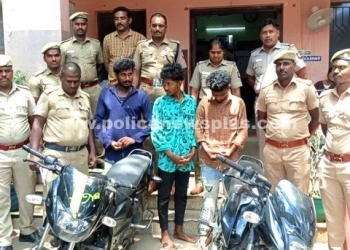 மோட்டார் சைக்கிள் திருடிய நபர்கள் கைது