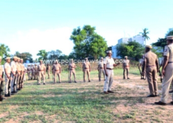 வாராந்திர கவாத்து பயிற்சியை ஆய்வு செய்த டி.எஸ்.பி