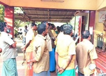 ஆட்டோ ஓட்டுநர்களுக்கு அறிவுரை வழங்கிய காவல் உதவி ஆய்வாளர்