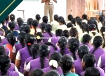 மகளிர் காவல் நிலைய போலீசார் கல்லூரியில் விழிப்புணர்வு