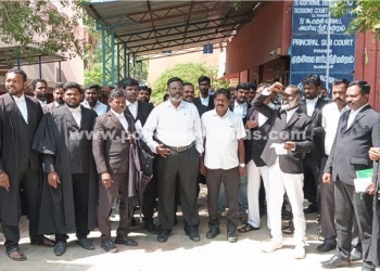 பொன்னேரி வழக்கறிஞர்கள் கண்டன ஆர்ப்பாட்டம்