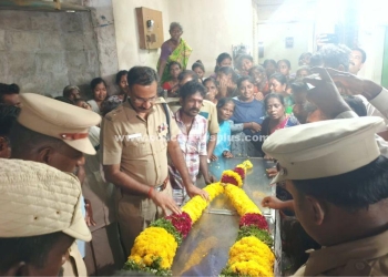 பெண் காவலர் உடலுக்கு அஞ்சலி செலுத்திய எஸ்.பி