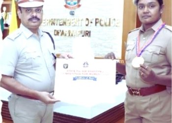 துப்பாக்கி சுடுதல் போட்டியில் முதலிடம் பிடித்த பெண் காவலர்