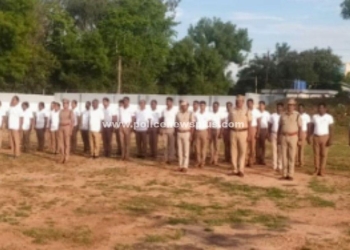 வாராந்திர உடற்பயிற்சியை ஆய்வு செய்த எஸ்.பி