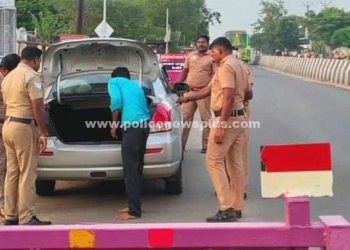தீவிர வாகன சோதனையில் ஈடுபட்ட போலீசார்