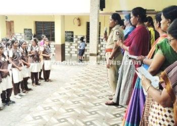 மாணவிகளுக்கு சைபர் கிரைம் விழிப்புணர்வு