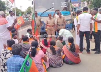 பாஜகவினர் காவல் நிலையம் முன்பு சாலை மறியல்