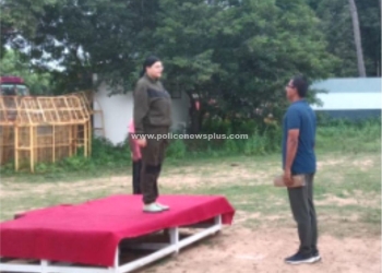 வாராந்திர உடற்பயிற்சியை பார்வையிட்ட எஸ்.பி