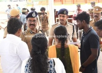 வாகனங்கள் நிறுத்தும் இடங்களை ஆய்வு செய்த எஸ்.பி