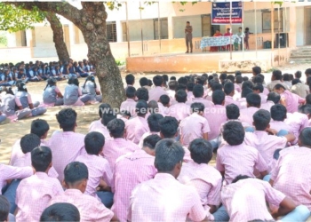 சிறப்பு உதவி ஆய்வாளர்கள் தலைமையில் விழிப்புணர்வு