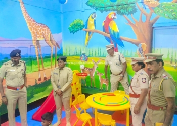 காவல் நிலையத்தை காப்பகமாக மாற்றிய எஸ்.பி