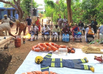 தீயணைப்பு நிலைத்தில் விழிப்புணர்வு பயிற்சி முகாம்