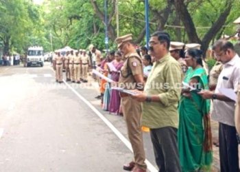 காவல்துறை அலுவலகத்தில் இந்திய அரசியலமைப்பு உறுதிமொழி ஏற்பு