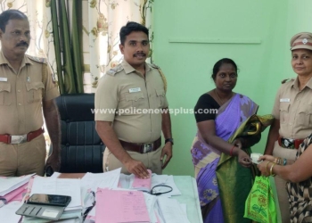 ATM மிஷினில் கிடைத்த பணத்தை உரியவரிடம் ஒப்படைத்தவருக்கு,  பாராட்டு