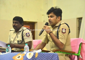 அமைச்சுப் பணியாளர்களுக்கு அறிவுரைகள் வழங்கும் நிகழ்ச்சி