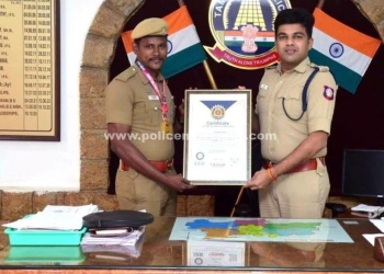 ஆயுதப்படை காவலரை பாராட்டிய எஸ்.பி