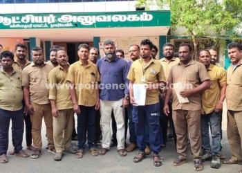 மாவட்ட ஆட்சியரிடம் மனு கொடுத்த குமரி ஆட்டோ ஓட்டுநர்கள்
