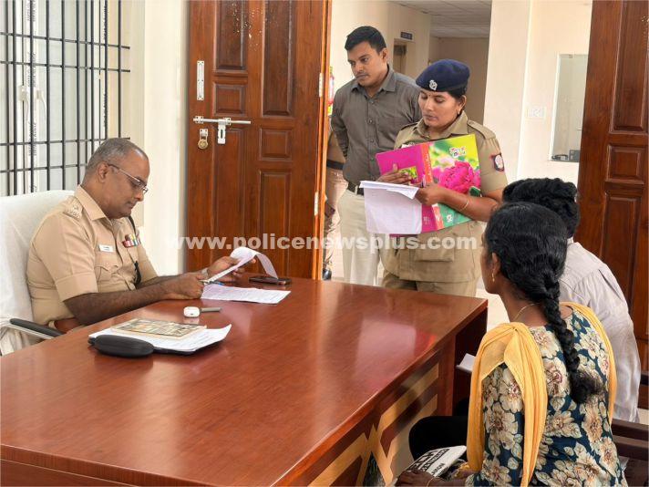 தென்காசி மாவட்ட காவல் அலுவலகத்தில் குறைதீர் கூட்டம்.