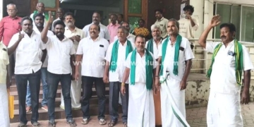 வட்டாச்சியரை கண்டித்து விவசாயிகள் போராட்டம்