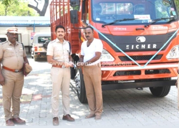 மோட்டார் வாகனப் பிரிவிற்கு கனரக லாரி வழங்கல்