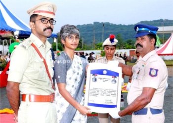 முதலமைச்சர் விருது பெற்ற தலைமை காவலர்