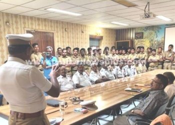 அரசு பேருந்து டிரைவர்களுக்கு விழிப்புணர்வு