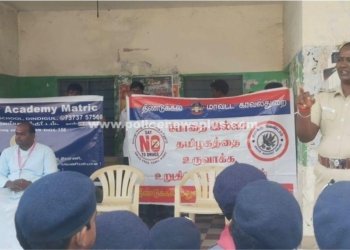 என்.எஸ்.எஸ். மாணவர்கள் சார்பில் சாலை பாதுகாப்பு விழிப்புணர்வு