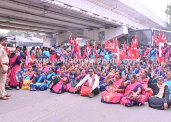 மறியலில் ஈடுபட்ட அங்கன்வாடி ஊழியர்கள் கைது