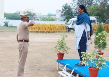 காவலர்களின் கவாத்து பயிற்சியை பார்வையிட்ட எஸ்.பி