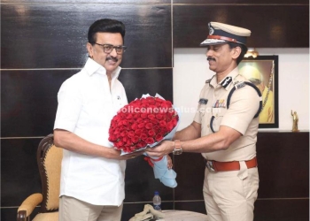 தமிழ்நாடு முதலமைச்சரை சந்தித்த காவல் ஆணையர்