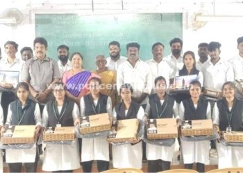 தமிழக அரசின் விலை இல்லா மடிக்கணினிகள் வழங்கும் விழா