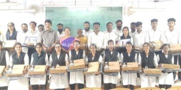 தமிழக அரசின் விலை இல்லா மடிக்கணினிகள் வழங்கும் விழா