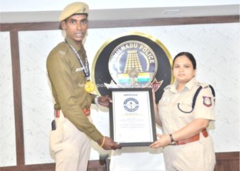 உலக சாதனை படைத்த சிறப்பு காவல் படை வீரர்