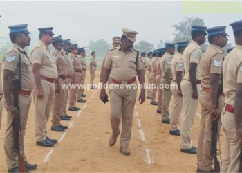 காவலர்களின் கவாத்து பயிற்சியை பார்வையிட்ட டி.எஸ்.பி