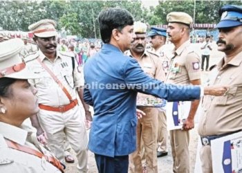 பெருந்துறை போக்குவரத்து காவலருக்கு  முதலமைச்சர் பதக்கம்