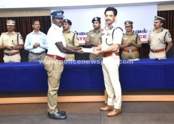 போக்குவரத்து காவலர்களை பாராட்டிய காவல் ஆணையாளர்