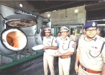 போலீசாரால் பறிமுதல் செய்யப்பட்ட போதை பொருட்கள் தீயிட்டு அழிப்பு