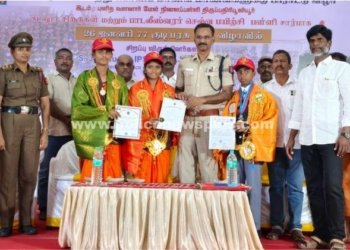 கடலூர் மாணவர்களை பாராட்டிய எஸ்.பி