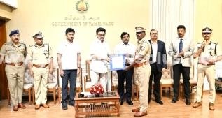 காவலர்களுக்கு 2,138 வாடகை குடியிருப்பு  ஆணை வழங்கல்