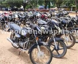 மதுவிலக்கு வழக்குகளில் பறிமுதல் செய்யப்பட்ட 26 வாகனங்கள் பொது ஏலம்