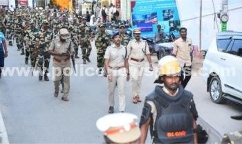 சட்டமன்ற தேர்தலை முன்னிட்டு காவல்துறை கொடி அணிவகுப்பு