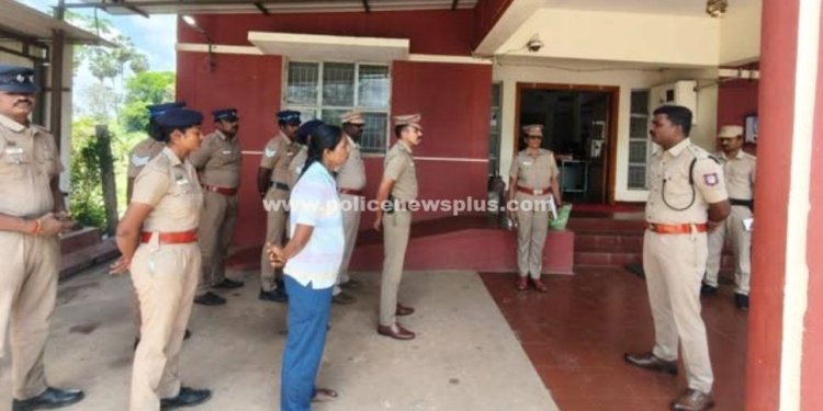 காவல் நிலையங்களில் திடீர் ஆய்வு செய்த எஸ்.பி