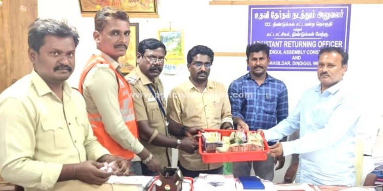 திண்டுக்கலில் நள்ளிரவு சோதனையில் ரூ.1.96 லட்சம் பறிமுதல்