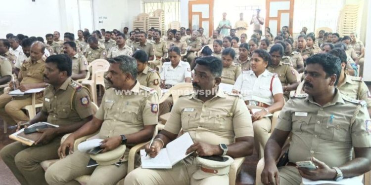 உசிலம்பட்டியில் காவலர்களுக்கு தேர்தல் நடத்தை விதிகள் குறித்து பயிற்சி